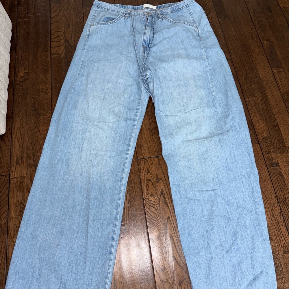 Zara Men's Relaxed Fit Jeans in Light Blue